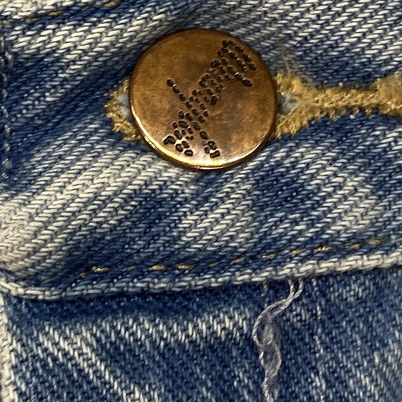 Wrangler Cowboy Western Light Washed Blue Jeans Men's 36x34 Denim Distressed - Picture 3 of 9